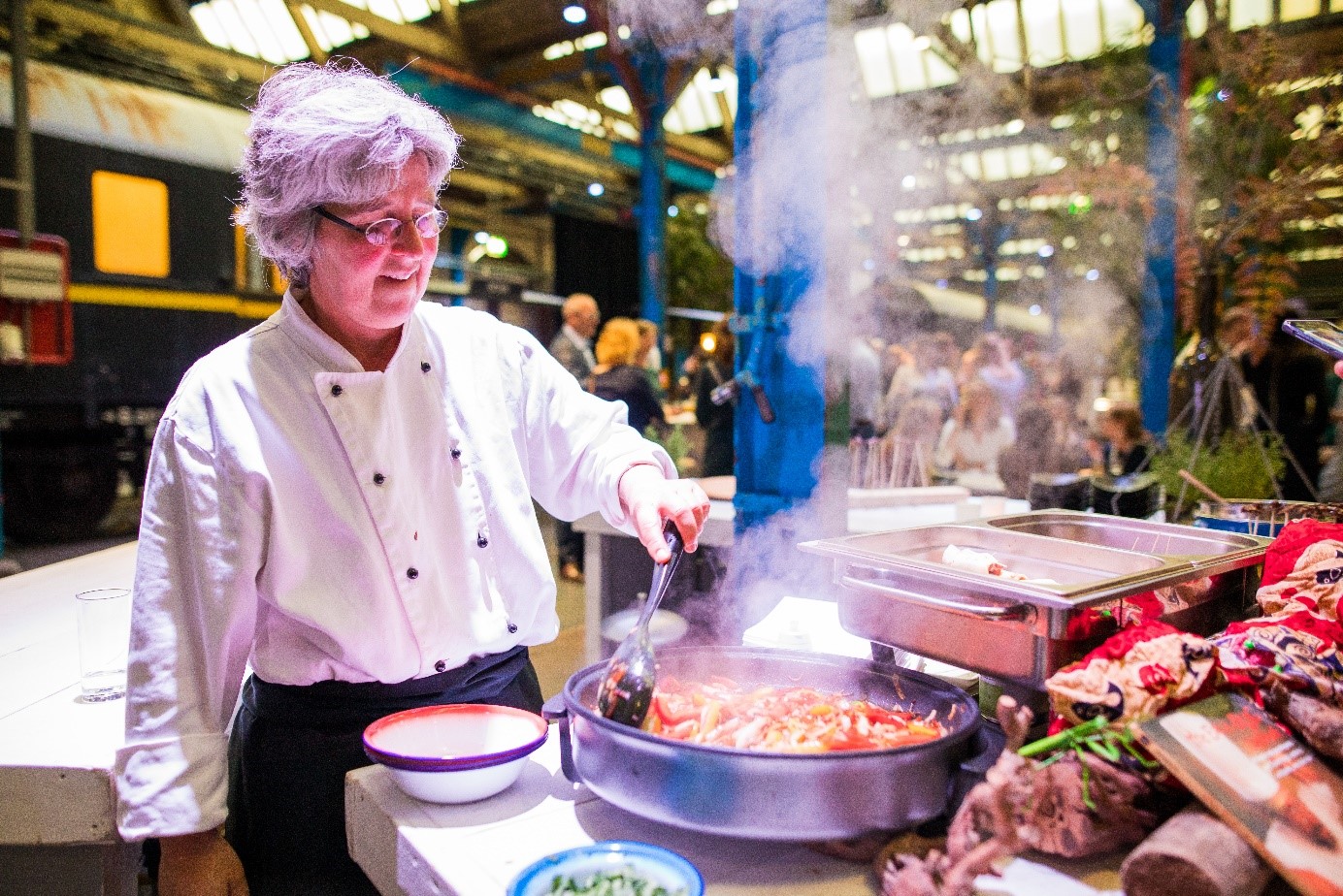 Duurzame catering tijdens zakelijk event in De Rijtuigenloods met lokale ingredi&euml;nten
